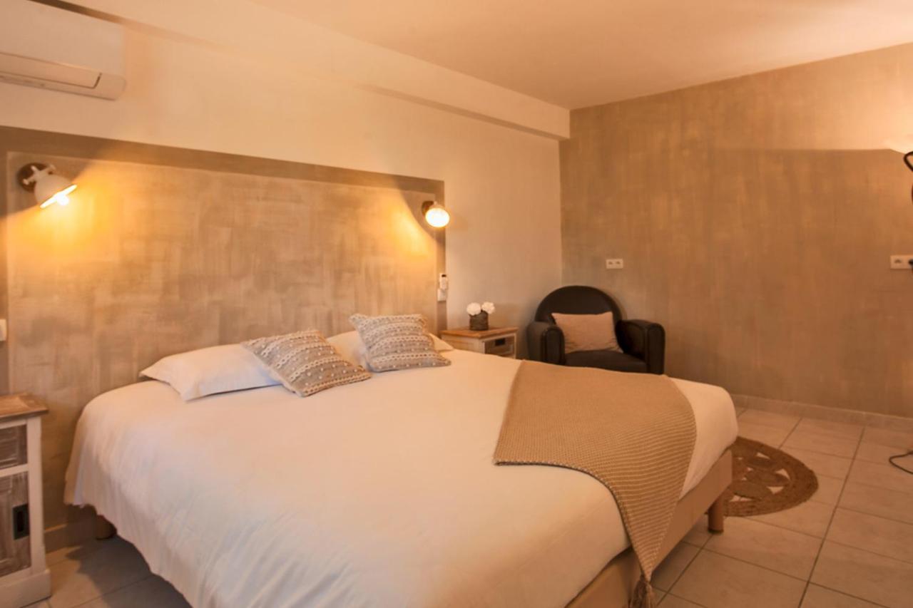 Location De Vacances Olivier Jardin Privatif Et Piscine Chauffee Partagee Calvi  Exterior foto